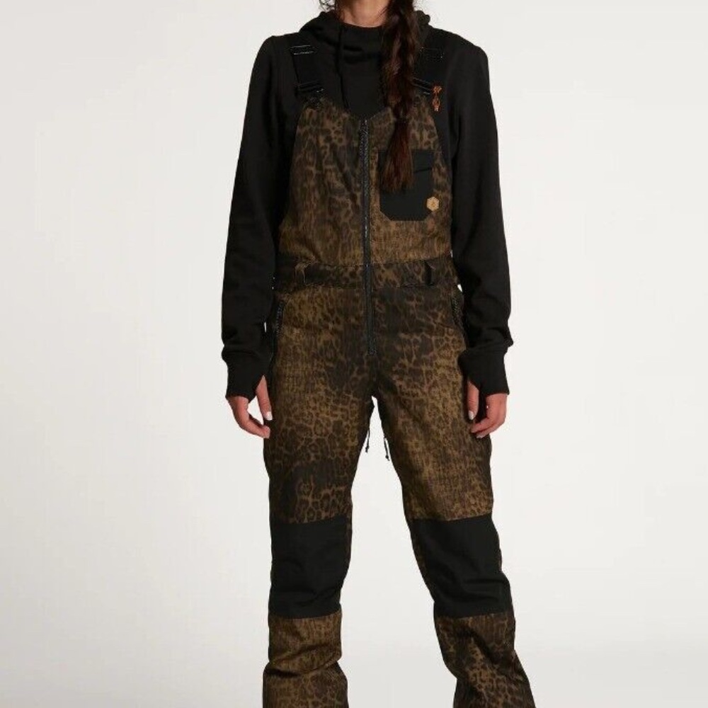 Volcom Women's Swift Overall Bib-Leo-M